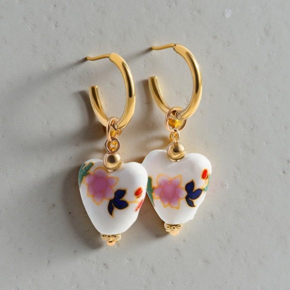 Dainty Cute Small Ceramic Heart Earrings - Picture 5 of 6